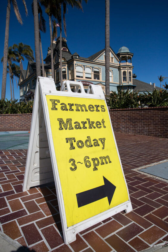 Bon appetite, friends